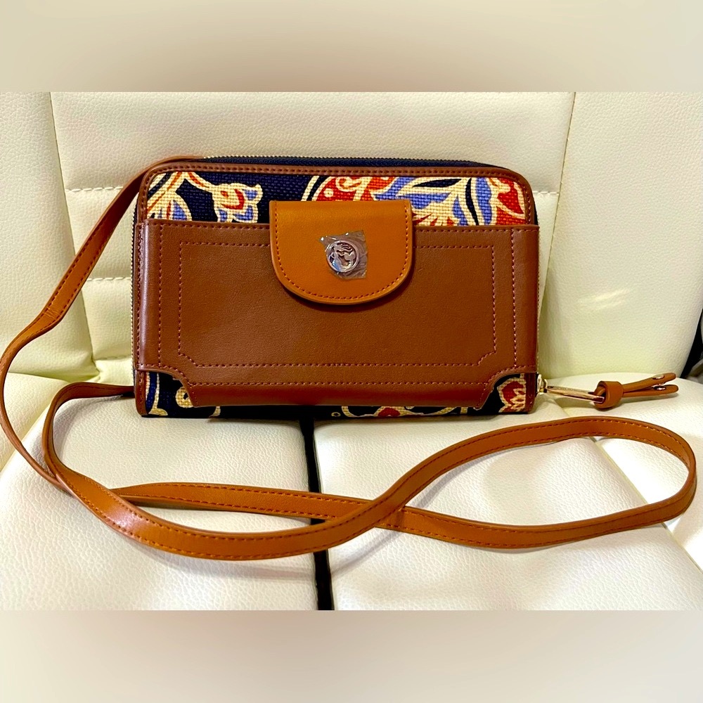 NWT Spartina 449 Elfrida Multi Phone Crossbody+ A New Matching Keychain
